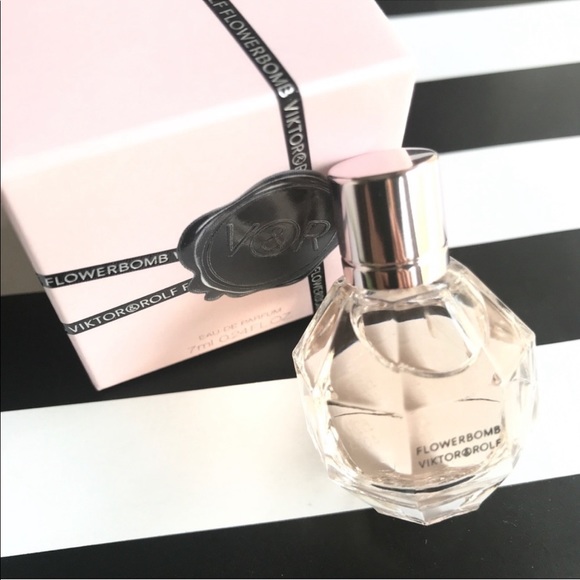 NIB Victor & Rolf Flowerbomb collector mini - Picture 1 of 2